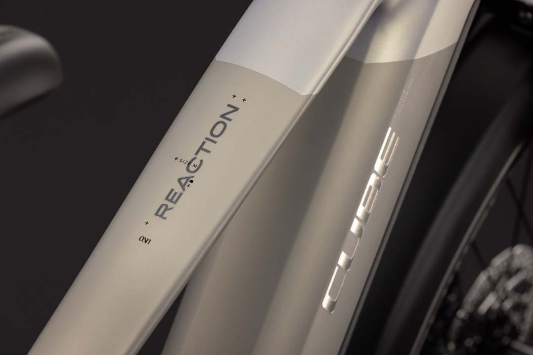 Cube Reaction Hybrid ONE 720  FE pearlsilver´n´chrome 2027 29: L / 1107170