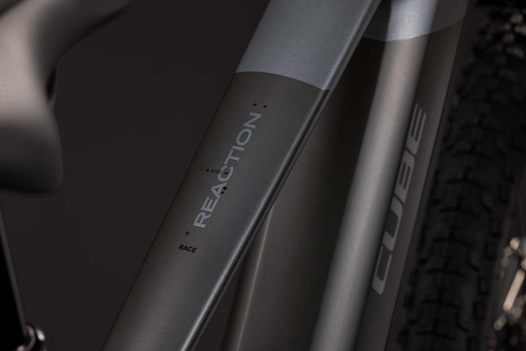 Cube Reaction Hybrid Race 800 slabgrey´n´chrome 2027