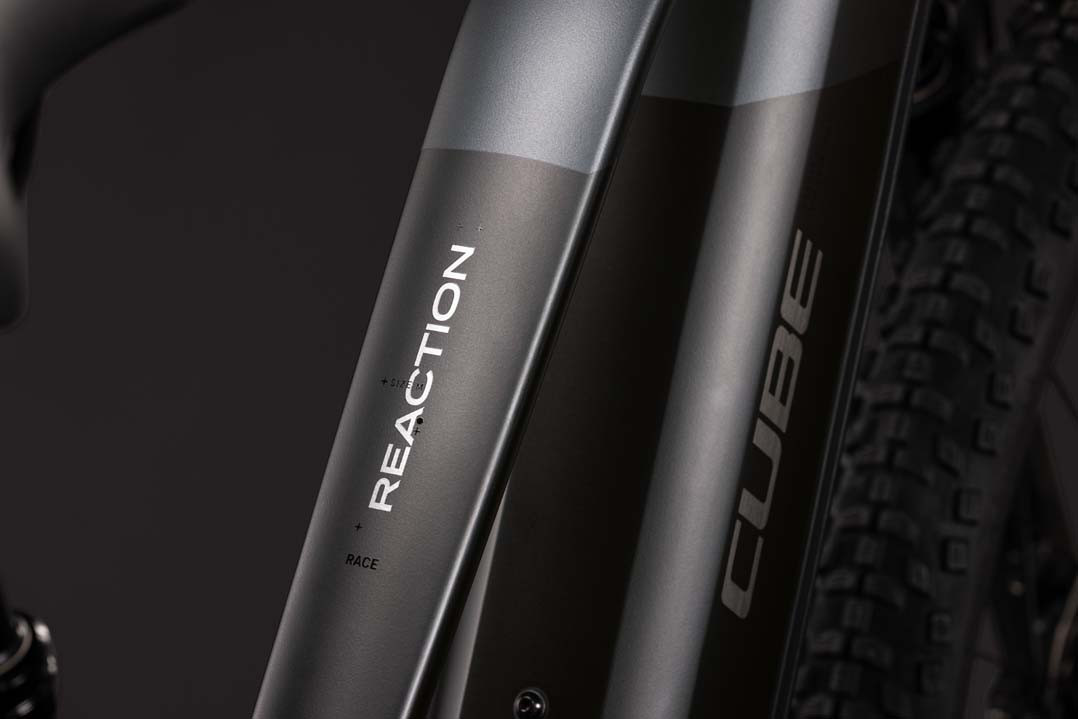 Cube Reaction Hybrid Race 800 slabgrey´n´chrome 2027 Trapeze