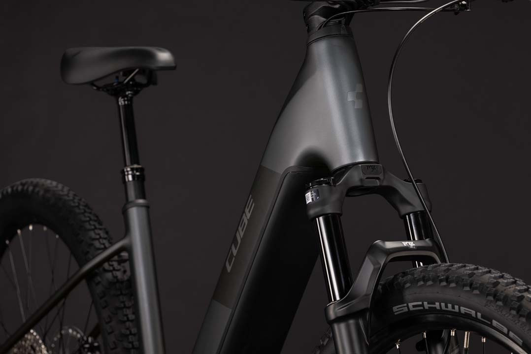 Cube Reaction Hybrid Race 800 slabgrey´n´chrome 2027 Easy Entry