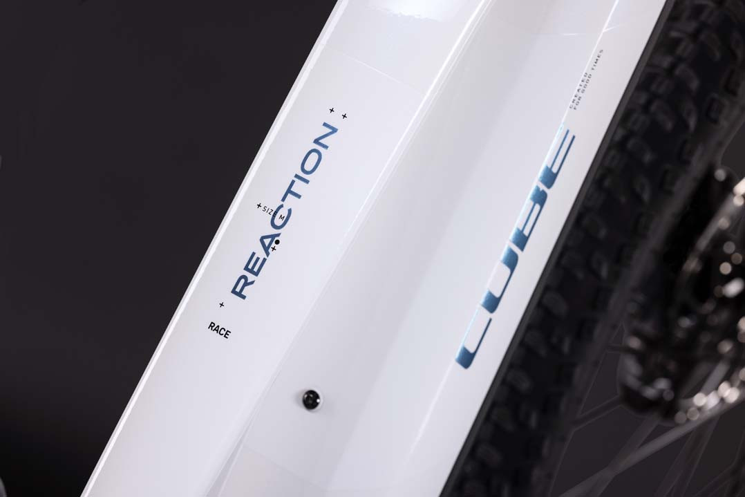 Cube Reaction Hybrid Race 800 snow´n´black 2027 Trapeze