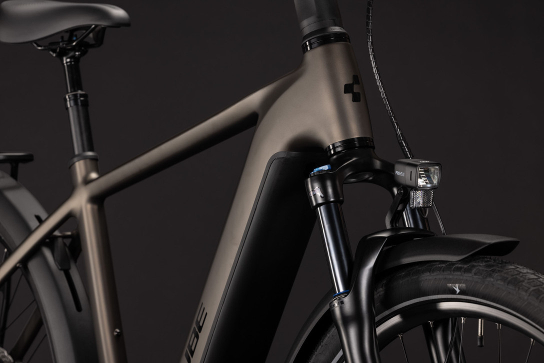 Cube Touring Hybrid Pro 800 metallicumbra´n´black 2027 (Classic 62 cm) XL / 1111200