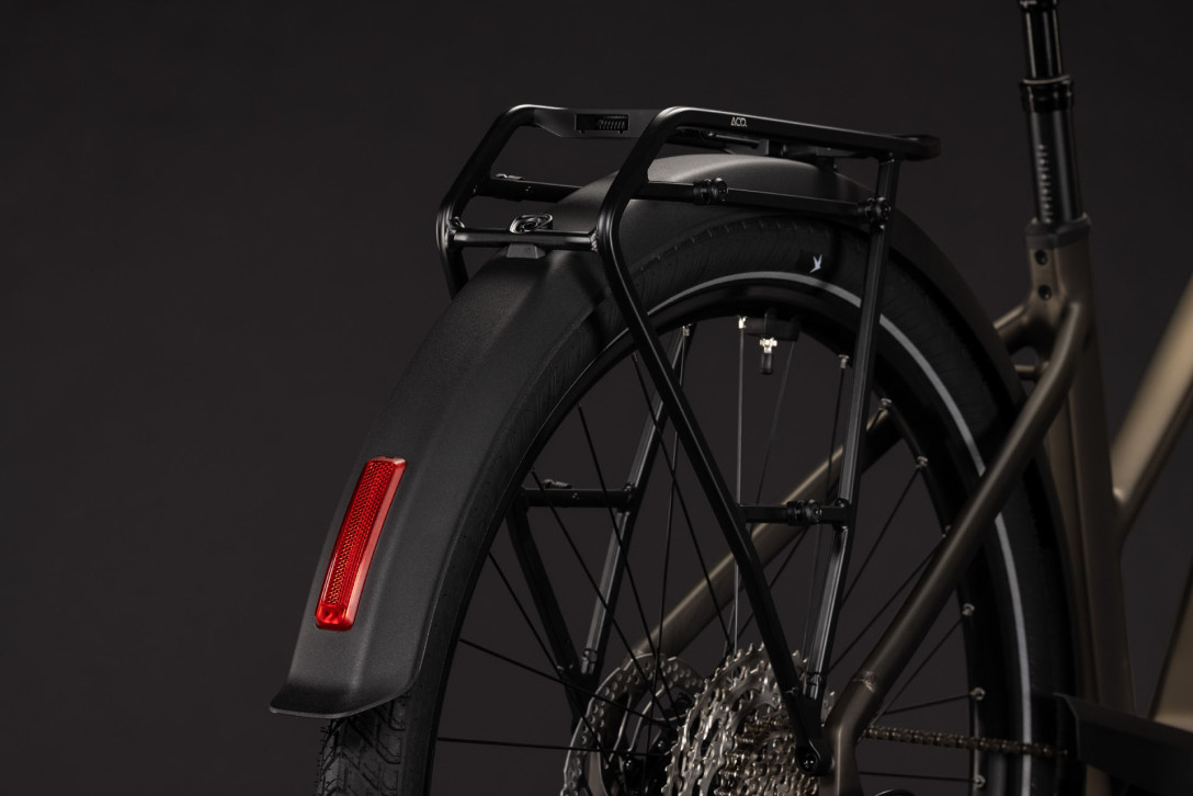 Cube Touring Hybrid Pro 800 metallicumbra´n´black 2027 Trapeze
