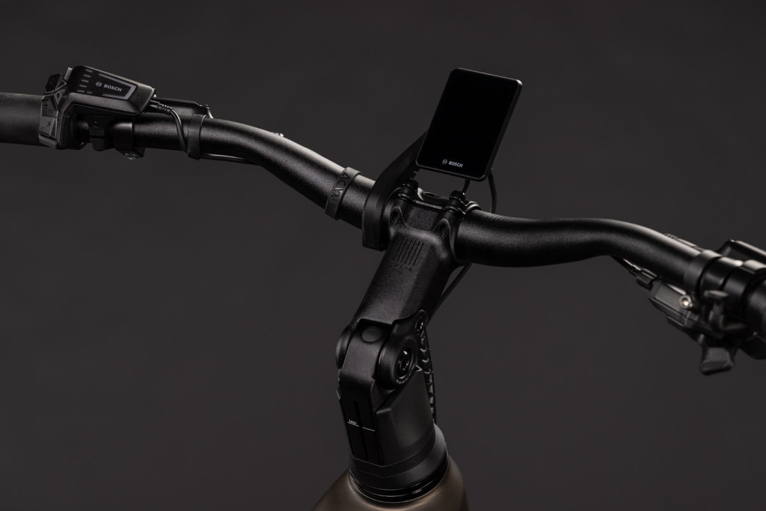 Cube Touring Hybrid Pro 800 metallicumbra´n´black 2027 Easy Entry