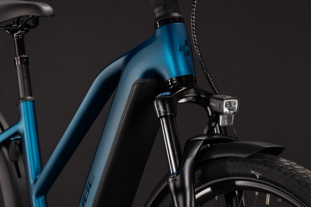Cube Touring Hybrid Pro 800 electricblue´n´prizm 2027 Trapeze