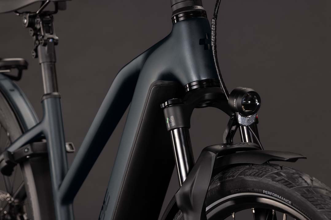 Cube Kathmandu Hybrid Pro 800 coal´n´black 2027 Trapez