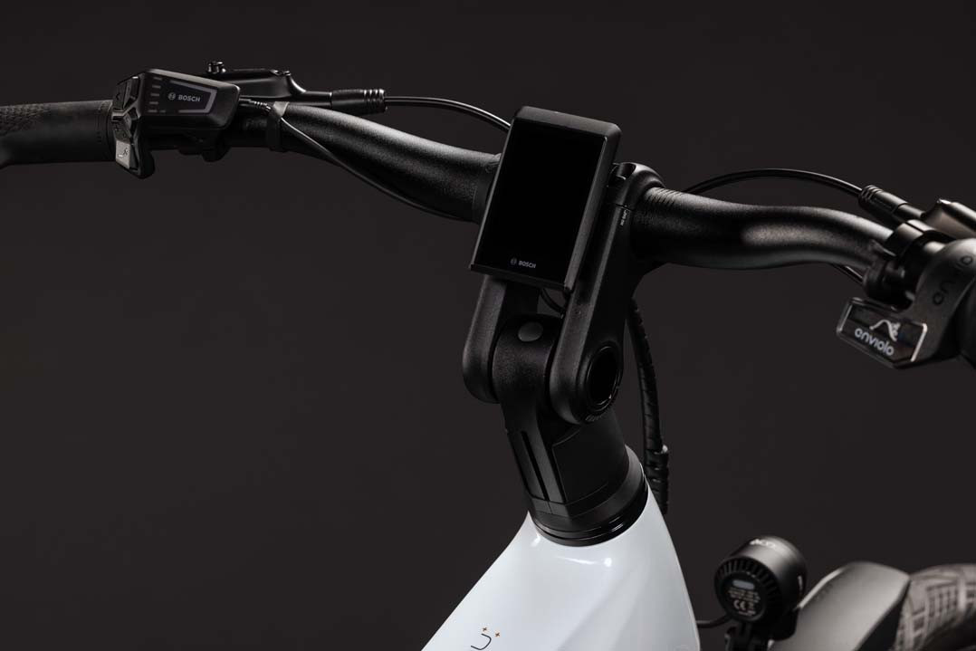 Cube Kathmandu Hybrid Deluxe Pro 800 metallicwhite´n´chrome 2027