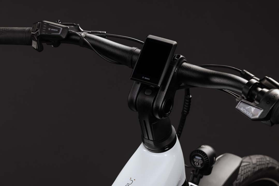 Cube Kathmandu Hybrid Deluxe Pro 800 metallicwhite´n´chrome 2027 Trapeze (Trapez 54 cm) M / 1112311