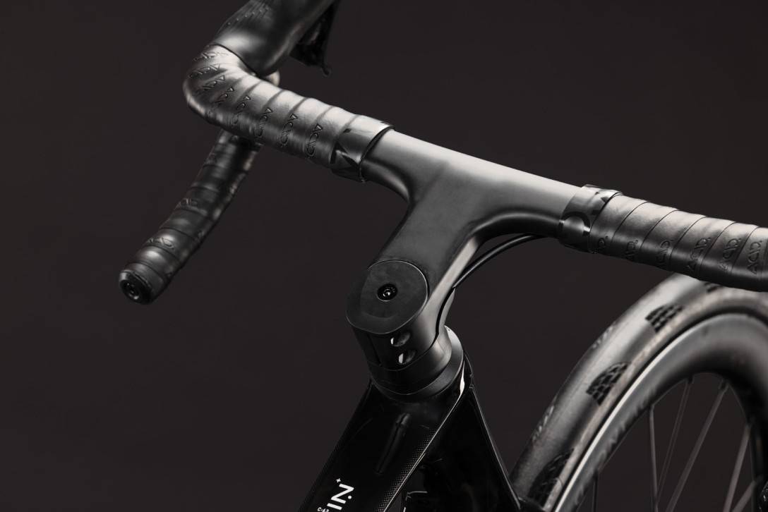 Cube Attain C:62 SLT carbon´n´white 2027