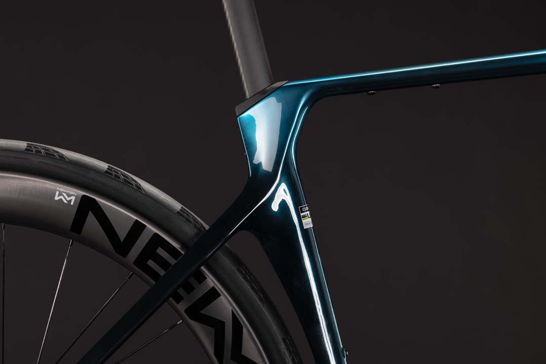 Cube Agree C:62 Race chromeblue´n´liquidblue 2027 60 cm