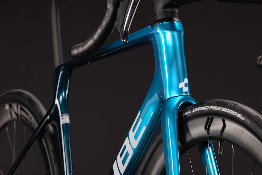 Cube Agree C:62 Race chromeblue´n´liquidblue 2027 60 cm