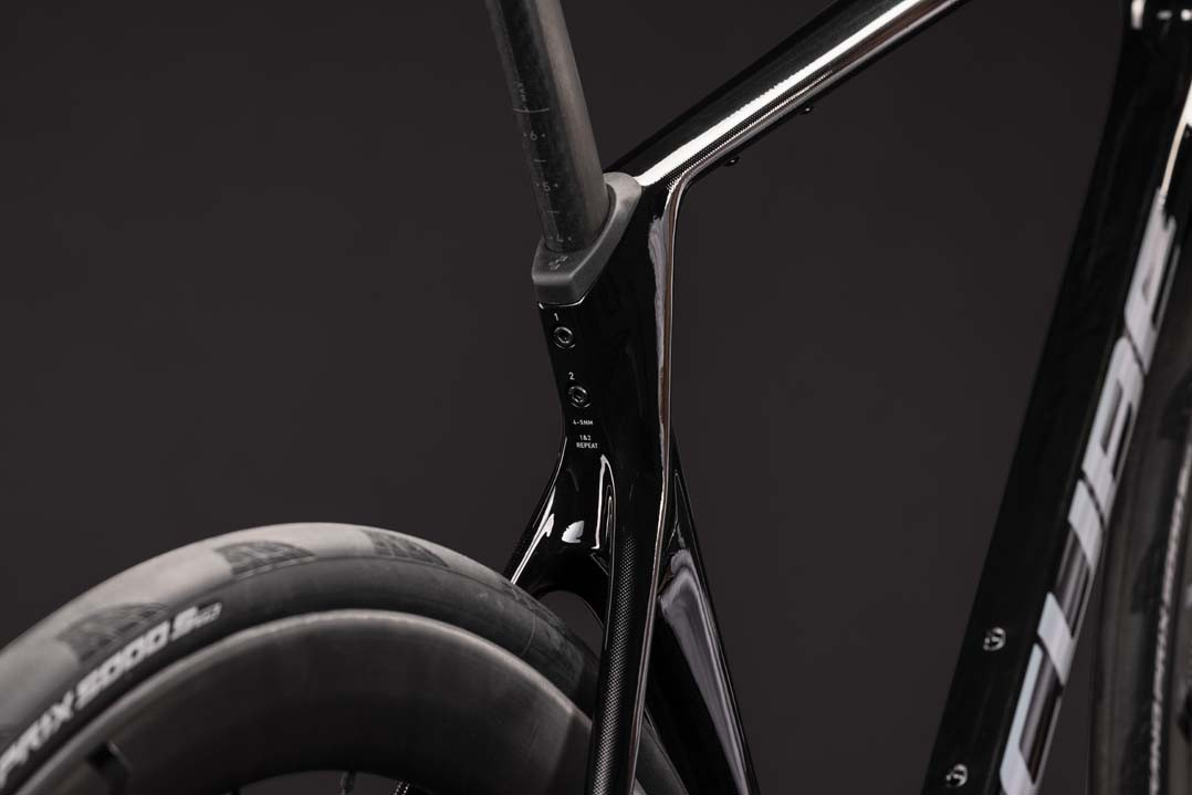 Cube Agree C:62 SLT AXS blackpearl´n´switchwhite 2027