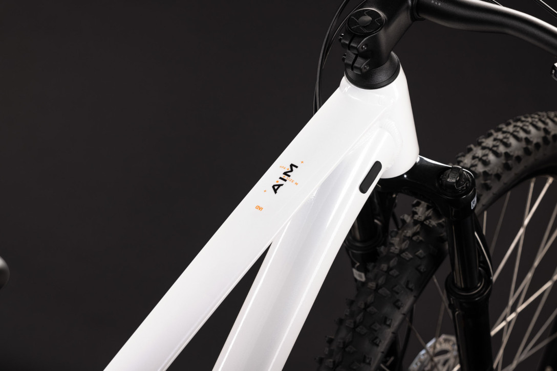Cube Aim ONE metallicwhite´n´black 2027